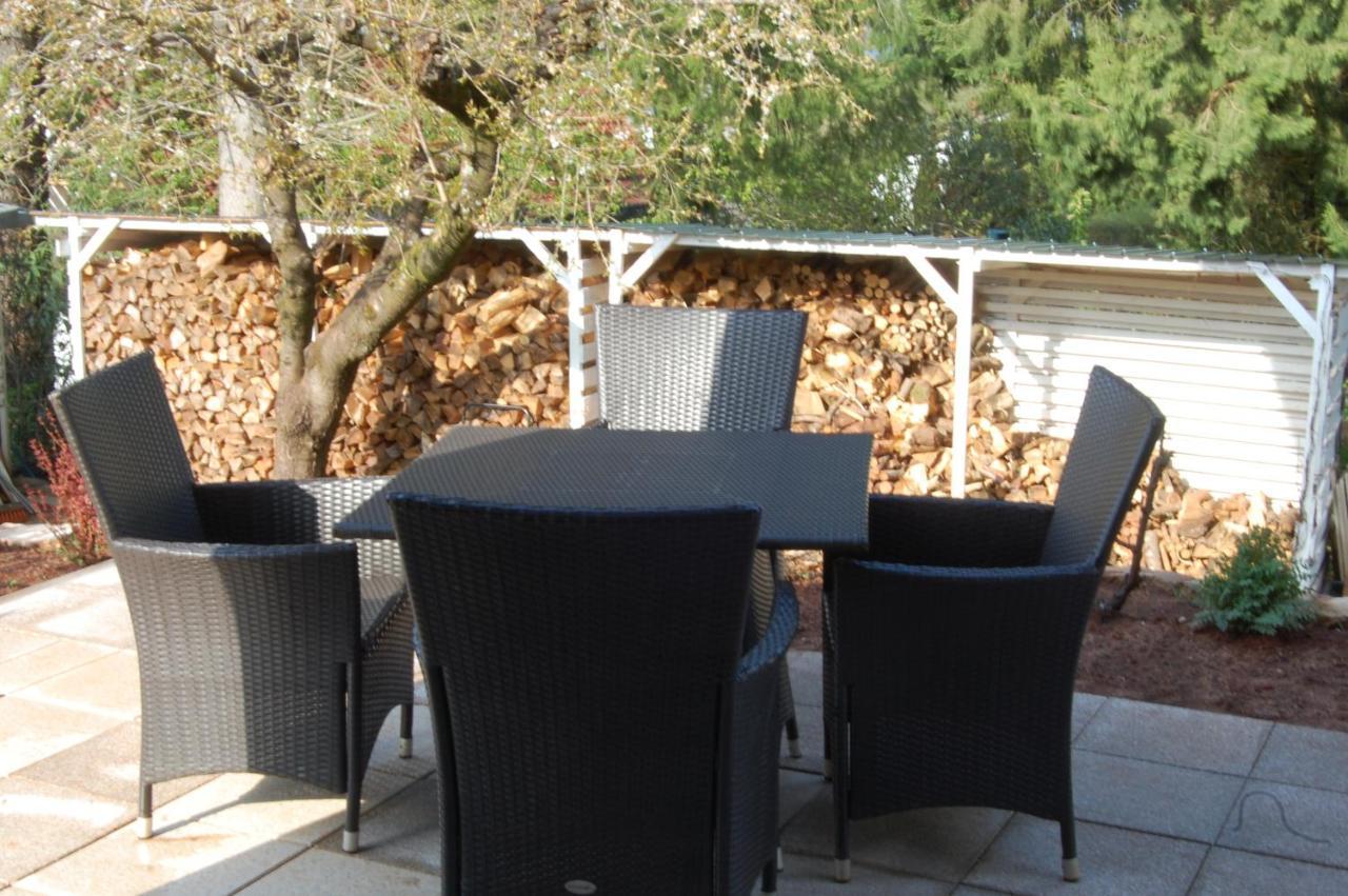 Wohnung Mit Kamin Terrasse Und Grill In Der Naehe Von Nuernberg Burgthann エクステリア 写真